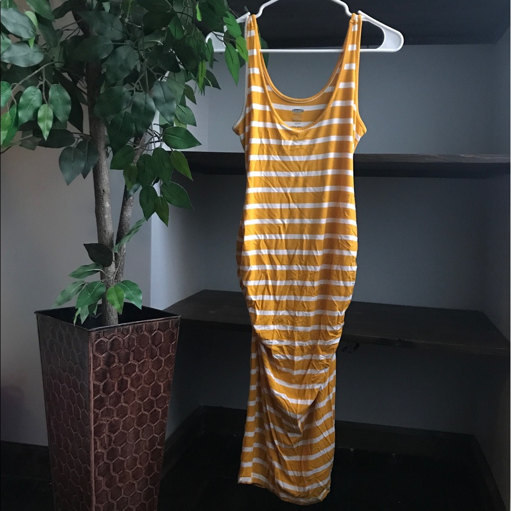 Old Navy Maternity Dress